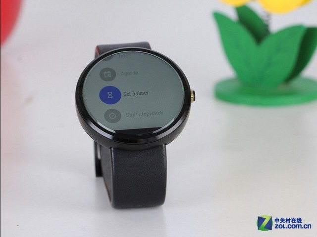 Apple Watch死敵MOTO 360到貨中關(guān)村